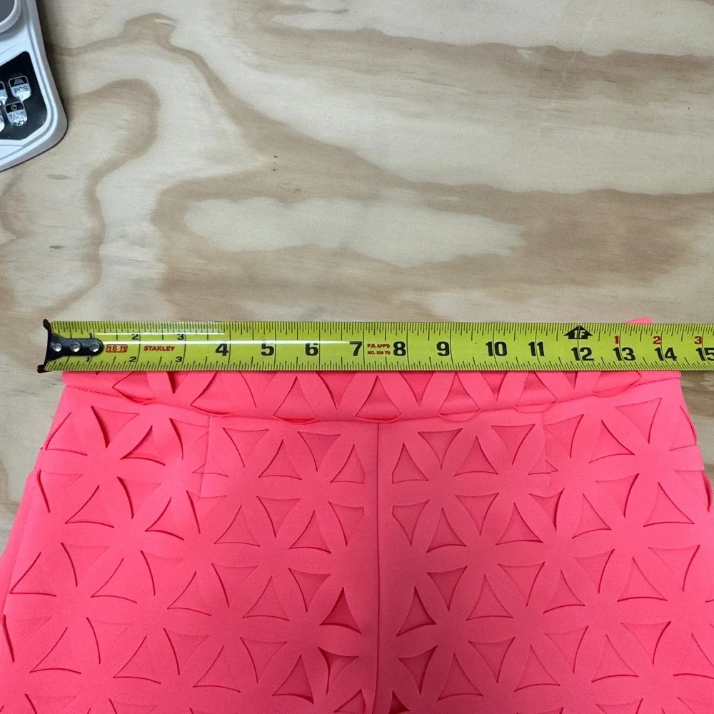 Lilly‎ Pulitzer Lorna Short in Pink Sun Ray Daisy Laser Cut Sz 0 Summer Boho - Picture 9 of 12